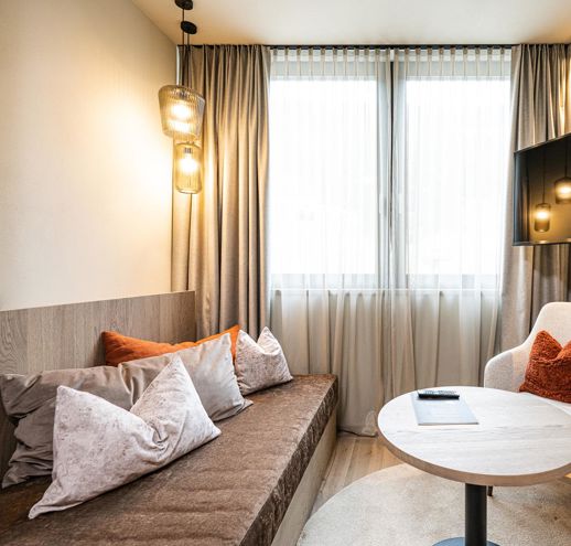 -wisthaler-com-23-04-loewe-dolomites-hw84183[2]